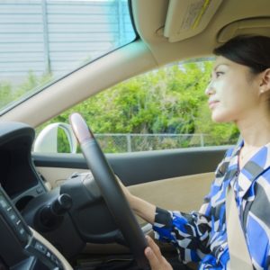 【自動車保険】レジャー・通勤・業務使用の定義や保険料を比較！